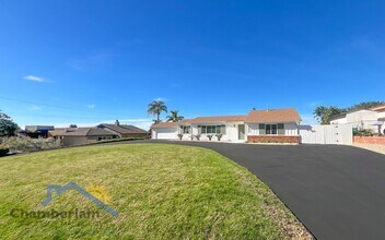 4033 Skyline Rd in Carlsbad, CA - Building Photo - Building Photo