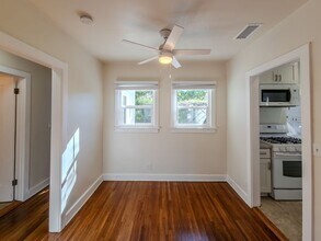 1320 E Maple St in Glendale, CA - Building Photo - Building Photo