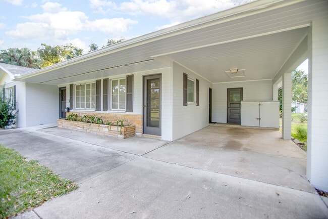 3174 Grand Ave in DeLand, FL - Building Photo - Building Photo