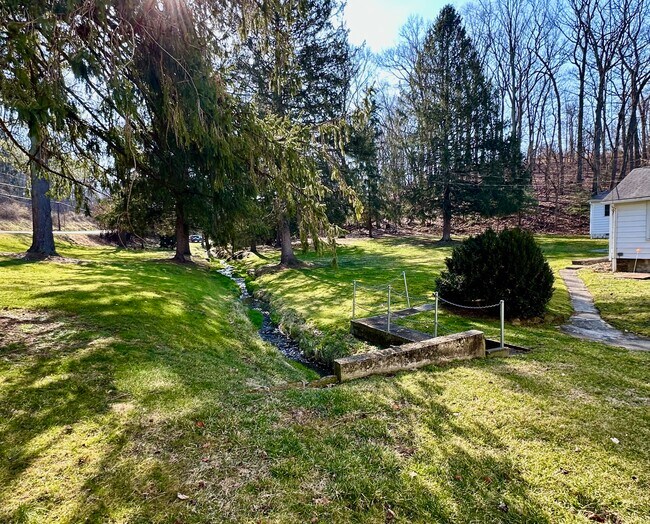 850 Iron Ridge Rd in Spring Grove, PA - Building Photo - Building Photo