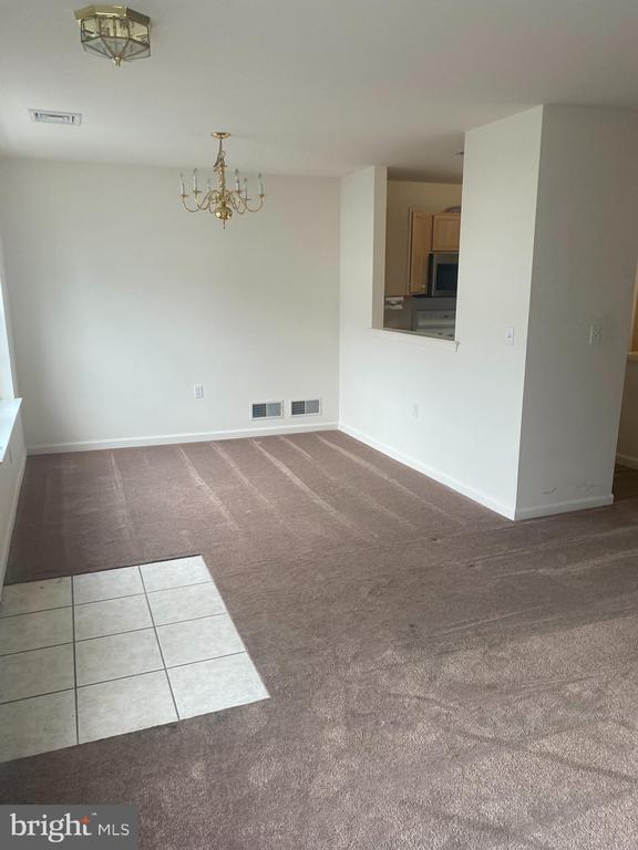 property at 40 Courtyard Dr