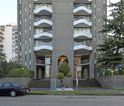 Sunset Plaza in Vancouver, BC - Building Photo - Building Photo