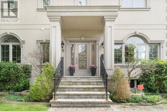 1 Marshfield Ct in Toronto, ON - Building Photo - Building Photo