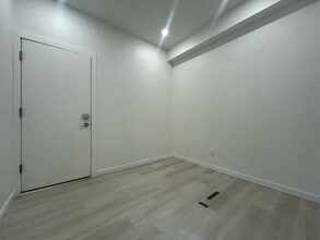 4913 Dawson St in Burnaby, BC - Building Photo - Building Photo