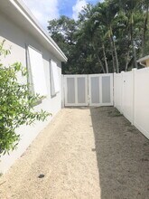 812 SW 16th Ct in Fort Lauderdale, FL - Building Photo - Building Photo