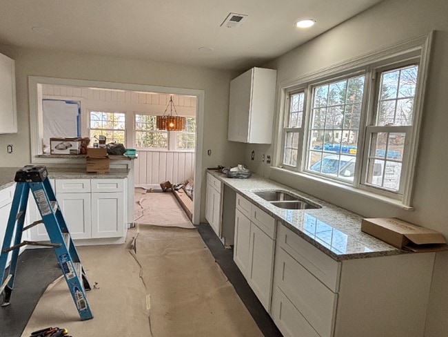 1168 Lockland Ave in Winston-Salem, NC - Foto de edificio - Building Photo