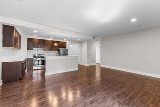 1040 John F. Kennedy Blvd in Bayonne, NJ - Foto de edificio - Building Photo