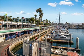 630 The, Unit 301 in Redondo Beach, CA - Foto de edificio - Building Photo