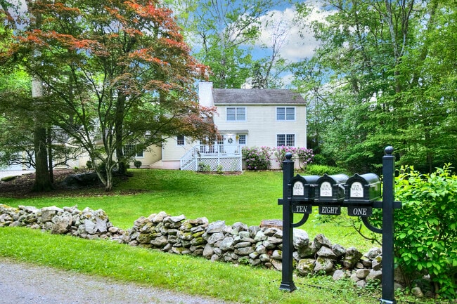 property at 1 Graystone Ln