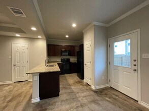 16914 Showdown Path in Selma, TX - Building Photo - Building Photo