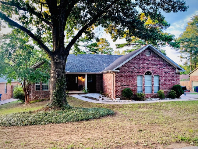 3040 Sassy Rd in Conway, AR - Foto de edificio - Building Photo