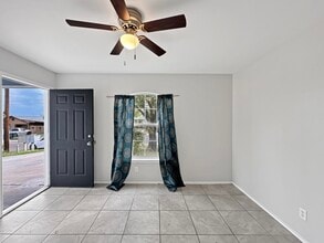 2908 Green St in Laredo, TX - Building Photo - Building Photo