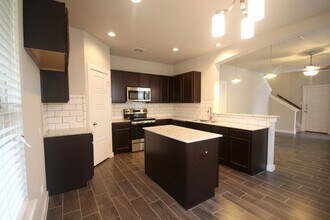 7102 Faith Wy in San Antonio, TX - Building Photo - Building Photo