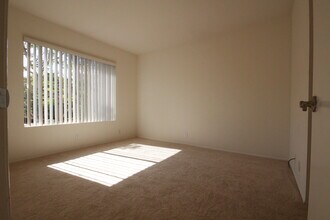 4050 Rosenda Ct in San Diego, CA - Building Photo - Building Photo