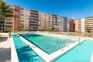 1300 NE 191st St in Miami, FL - Building Photo