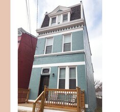 3225 Bishop St in Cincinnati, OH - Building Photo - Building Photo