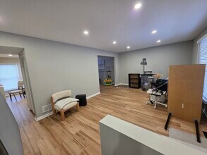 713 Old Post Rd in Buffalo Grove, IL - Building Photo - Building Photo