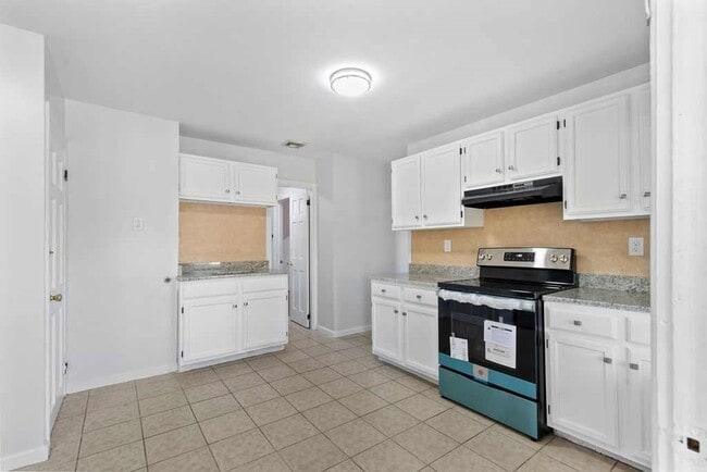 32 Park Rd in Brockton, MA - Building Photo - Building Photo