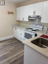 95 Sanford Ave N in Hamilton, ON - Building Photo - Building Photo