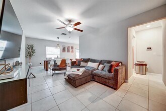 7225 Spring Snowflake Ave in Palm River-Clair Mel, FL - Building Photo - Building Photo