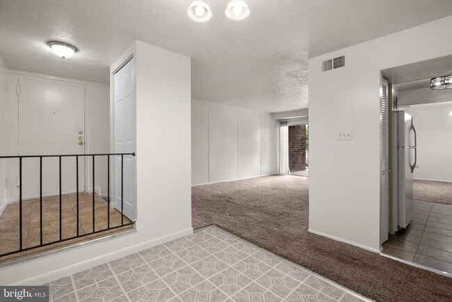 property at 7812 Hanover Pkwy