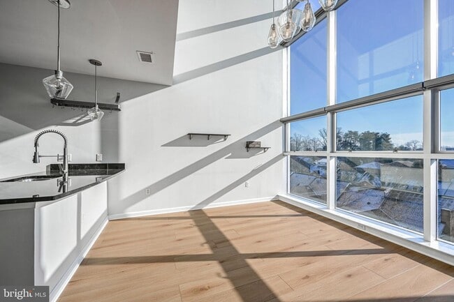 property at 444 W Broad St