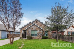 4927 Mexicana Rd in Dallas, TX - Building Photo