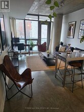 285 Mutual St in Toronto, ON - Building Photo - Building Photo