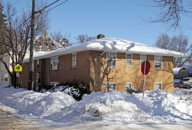 1116 Forest St in St. Paul, MN - Foto de edificio - Building Photo