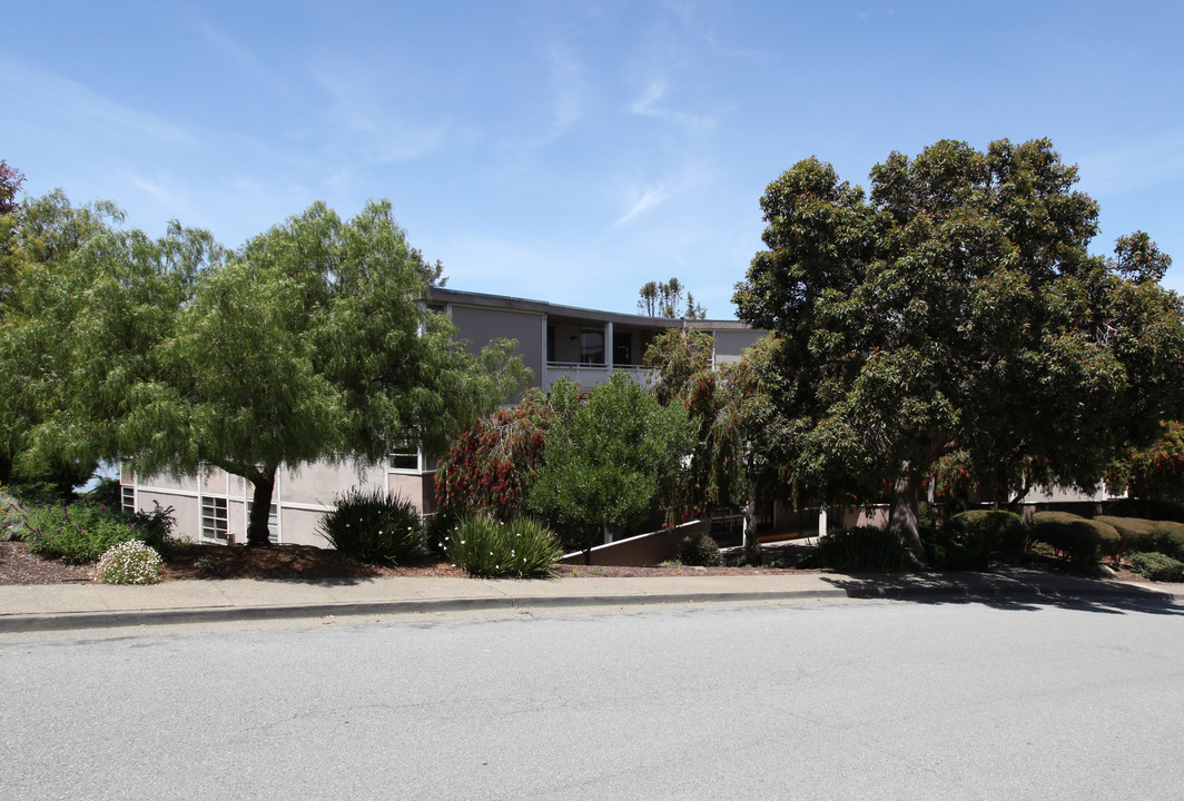 400 Robin Dr in Corte Madera, CA - Building Photo