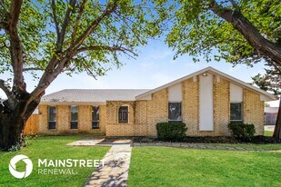 1638 Chisolm Trail in Lewisville, TX - Building Photo