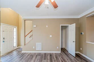 5125 Casland Dr in Raleigh, NC - Foto de edificio - Building Photo