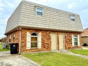 3563 Kings Dr in Chalmette, LA - Foto de edificio - Building Photo