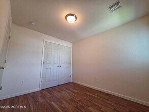 98 Seeley Ave in Keansburg, NJ - Building Photo - Building Photo