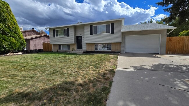 3933 W Tuscaloosa Way in West Jordan, UT - Building Photo - Building Photo