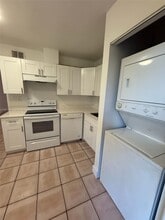 9203 NW 38th Dr in Coral Springs, FL - Building Photo - Building Photo