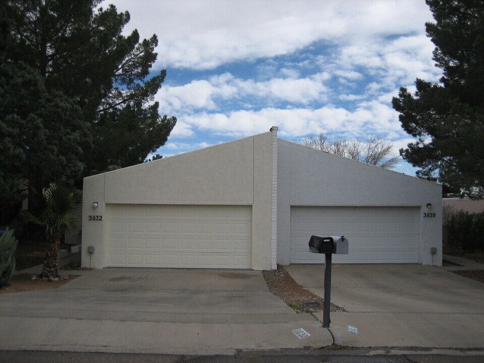 3030 Hillrise Dr, Unit 3030 Hillrise in Las Cruces, NM - Building Photo