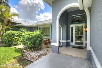 562 Rolling Hill Dr in Sebastian, FL - Building Photo - Building Photo