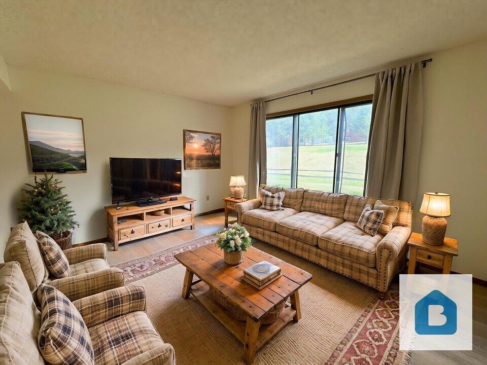 640 Coraline Ave in Woodland Park, CO - Building Photo