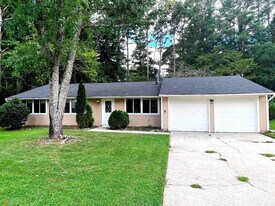 3723 Bramblevine Cir in Stonecrest, GA - Building Photo