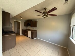 4564 Whitney Dr in Hanover Park, IL - Building Photo - Building Photo