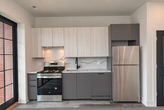 1220 N Bosworth Ave-Unit -303 in Chicago, IL - Building Photo - Building Photo