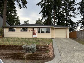 940 167th Ave NE in Bellevue, WA - Building Photo - Building Photo