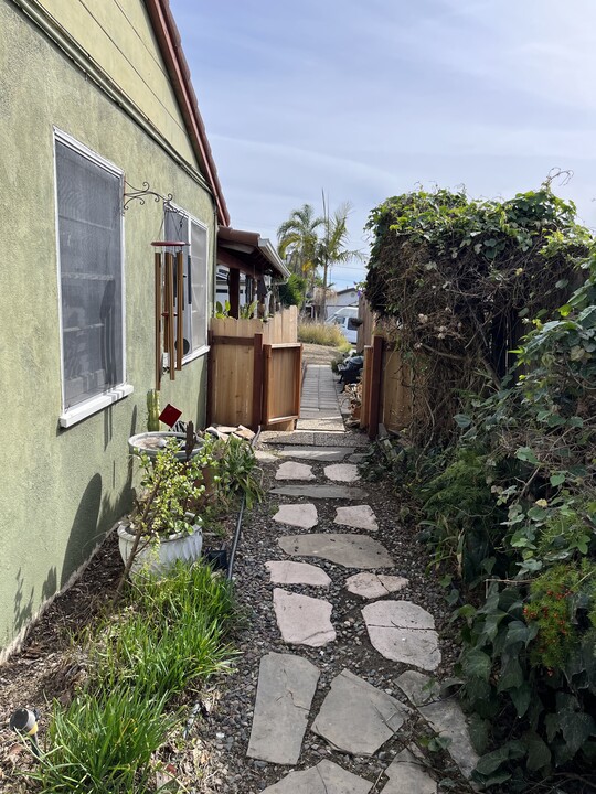 113 Avenida San Diego in San Clemente, CA - Foto de edificio
