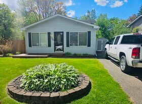 336 Rustic Cir in White Lake, MI - Building Photo