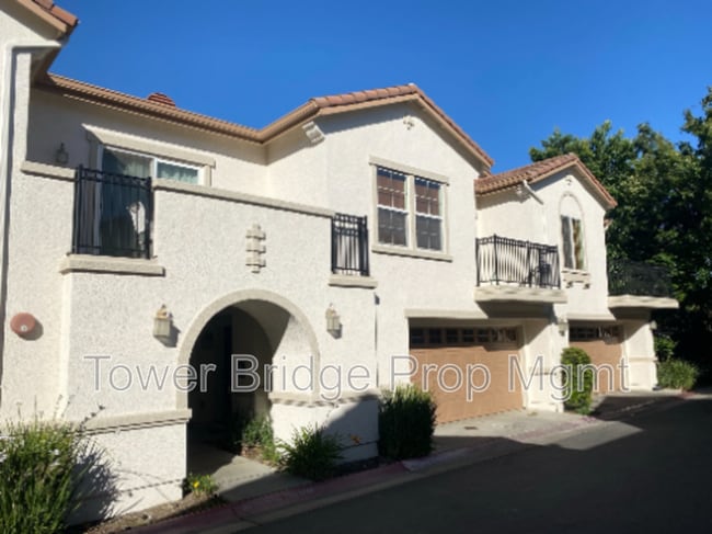 property at 3301 N Park Dr