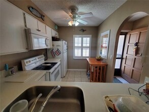1400 Arrowhead Cir W in Clearwater, FL - Building Photo - Building Photo