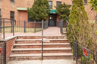 Manton House - Cooperative in Jamaica, NY - Building Photo - Building Photo