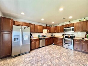 2271 Newark St in Aurora, CO - Building Photo - Building Photo