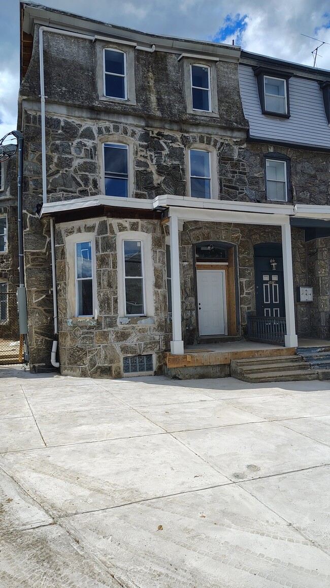 3412 N 19th St, Unit 1
